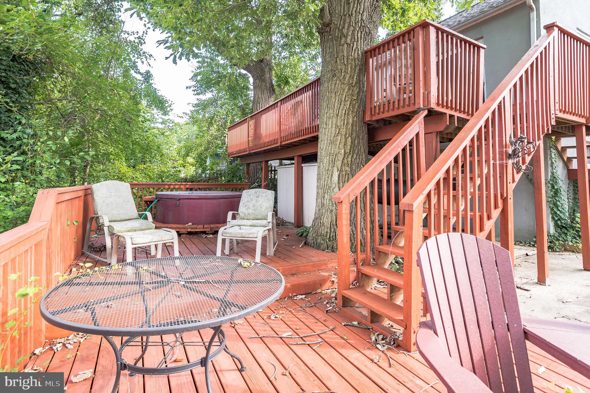 BAUERNSCHMIDT MANOR - Residential