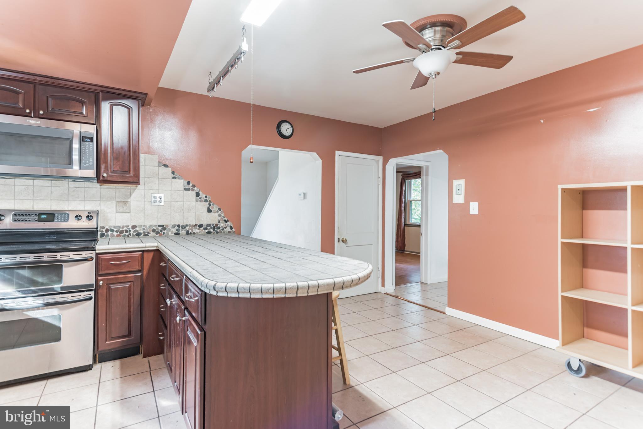 BAUERNSCHMIDT MANOR - Residential