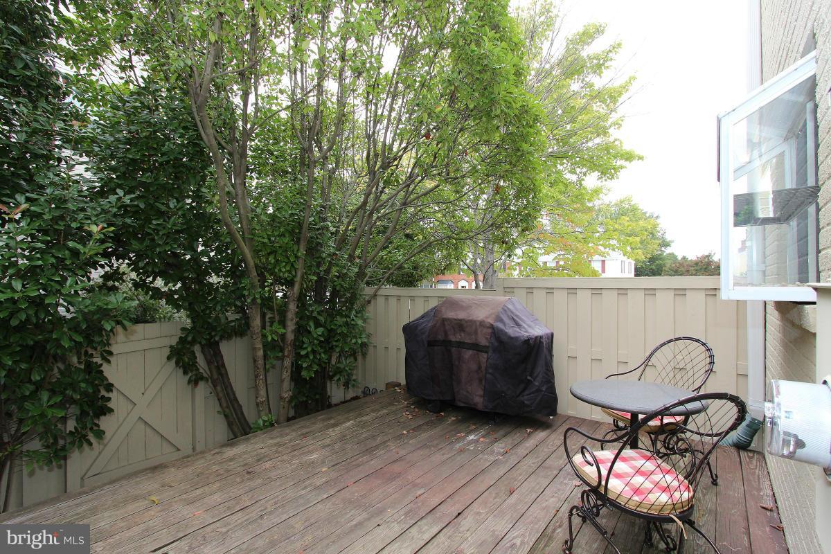 FAIRLINGTON TOWNE - Residential