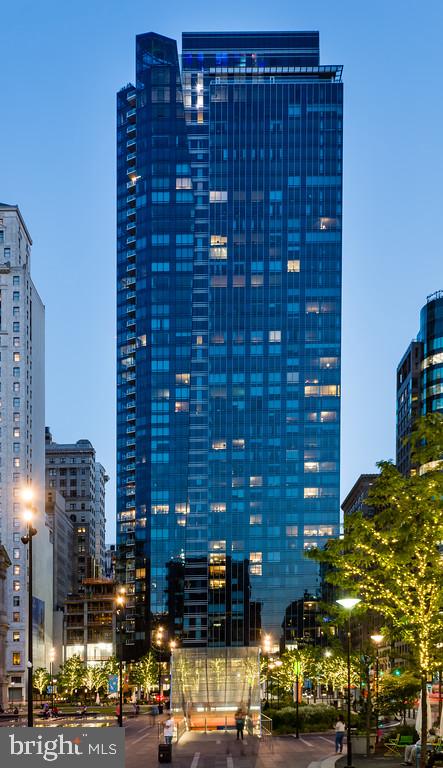 AVENUE OF THE ARTS - Residential Lease