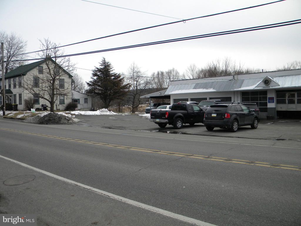 Photo of 838 Gravel Pike, PALM, PA 18070 (MLS # PAMC2168894)