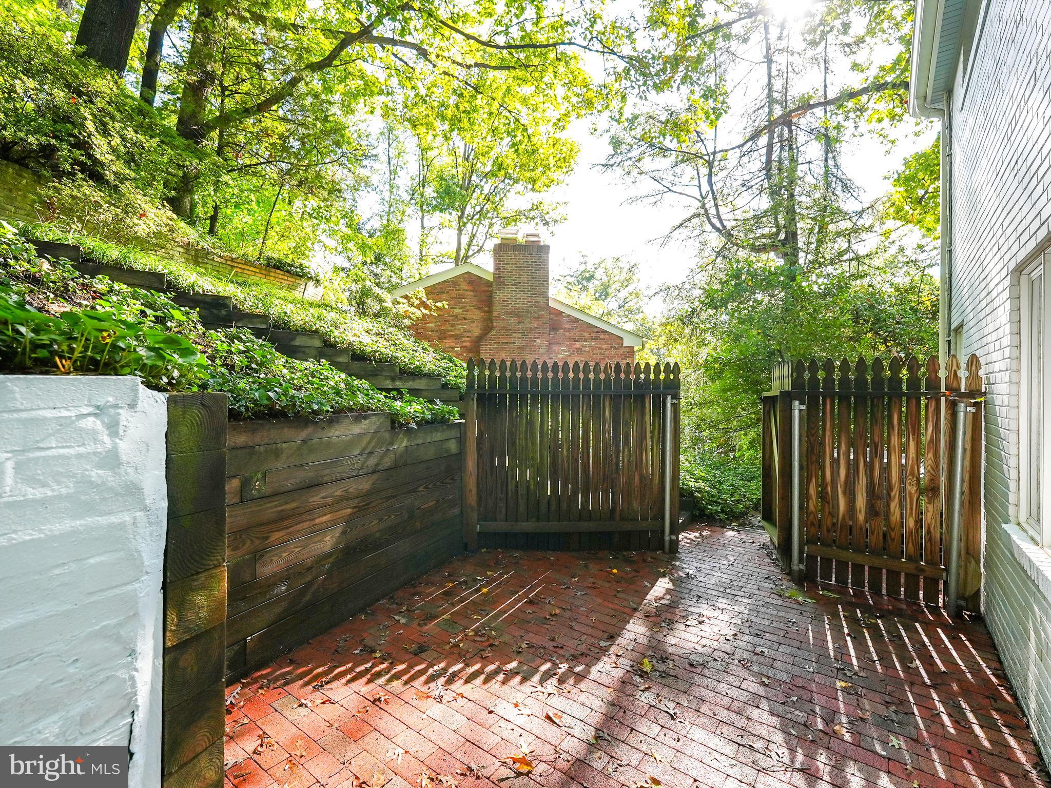 BELLEVUE FOREST - Residential