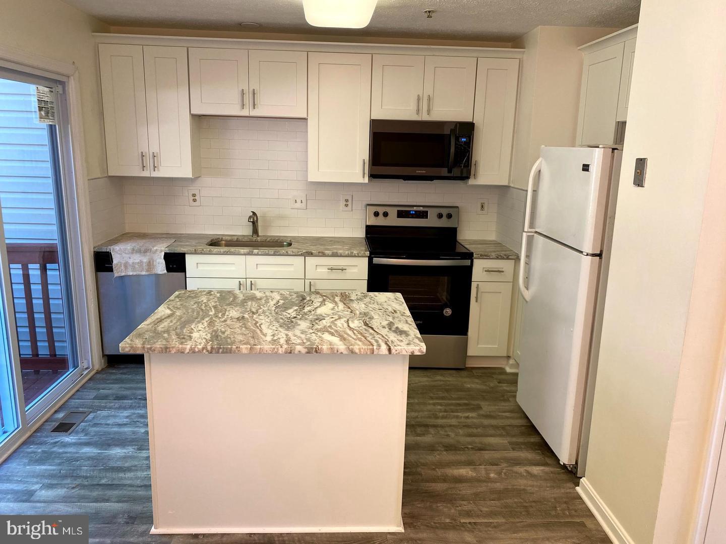 THE COURTS - Residential