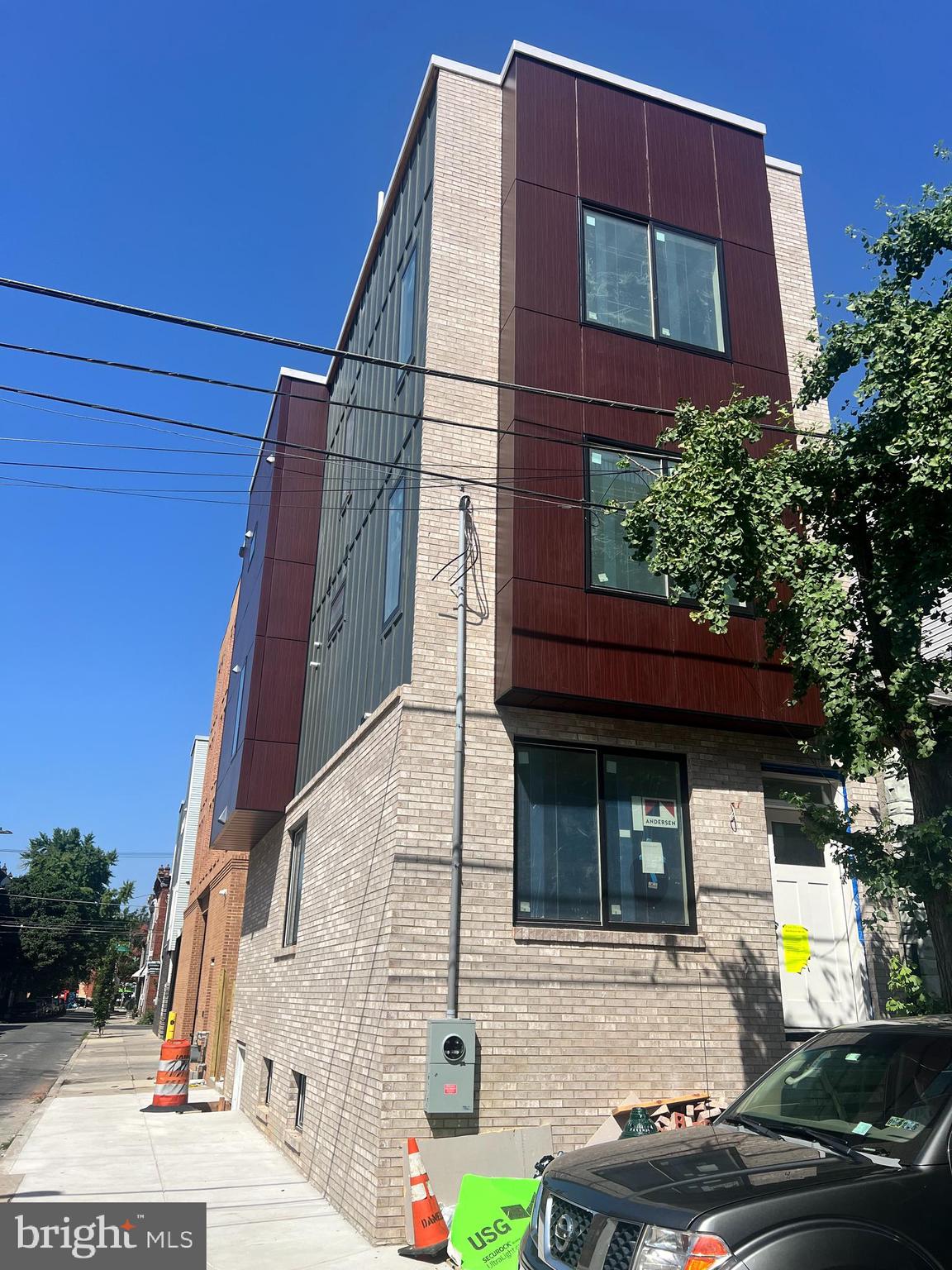 1400 E OXFORD STREET