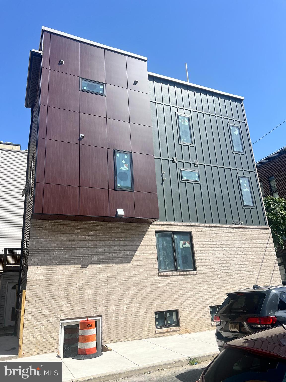 1400 E OXFORD STREET