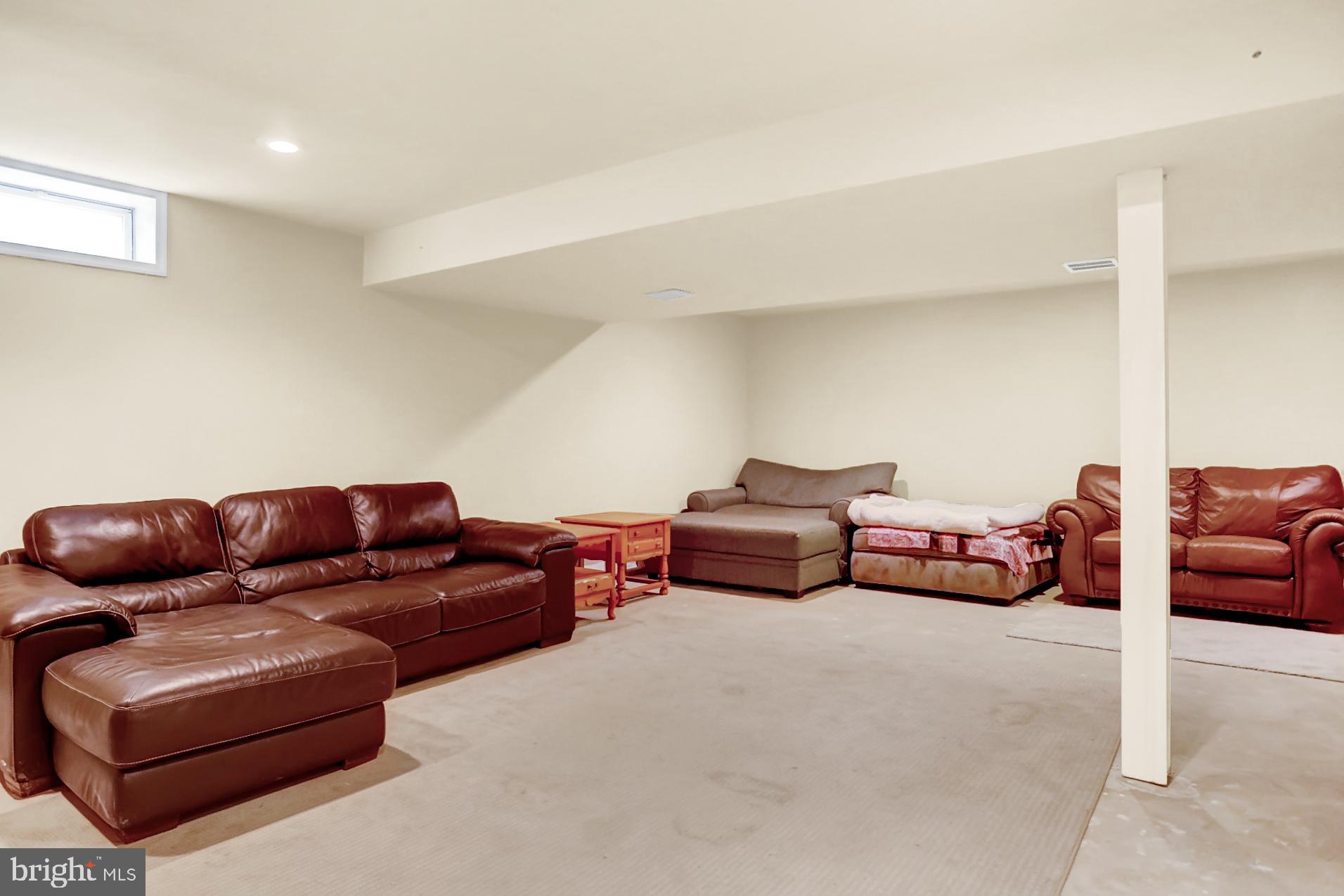 TREE TOPS - Residential