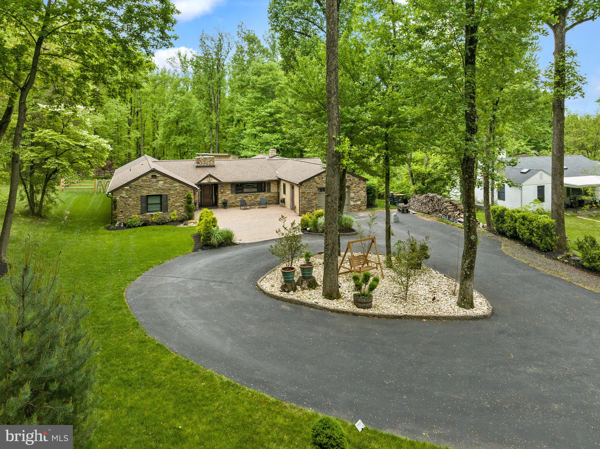 HUNTINGDON VALLEY - Residential