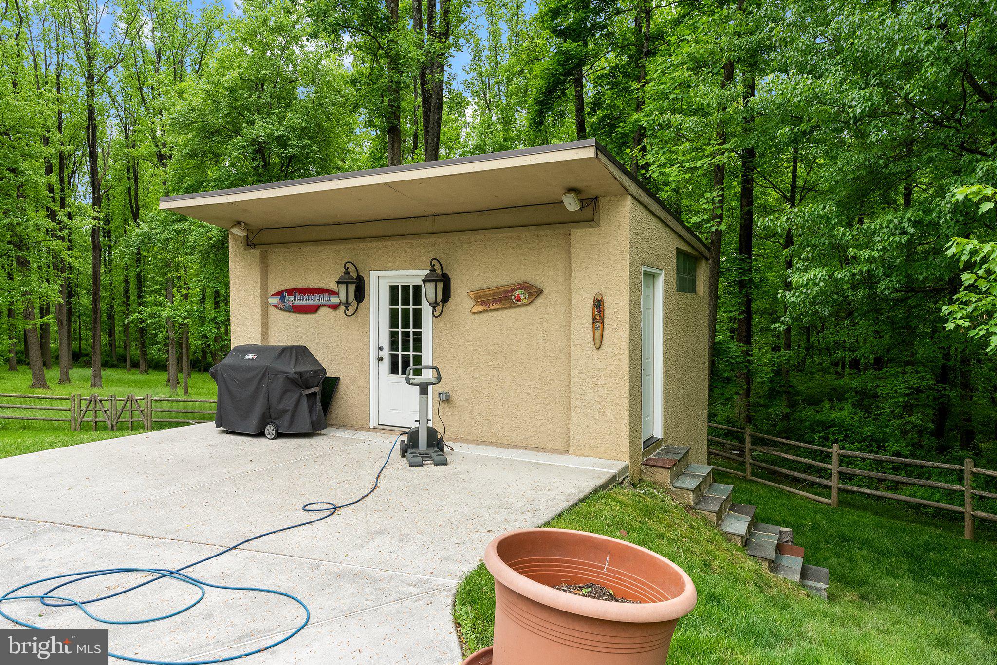 HUNTINGDON VALLEY - Residential