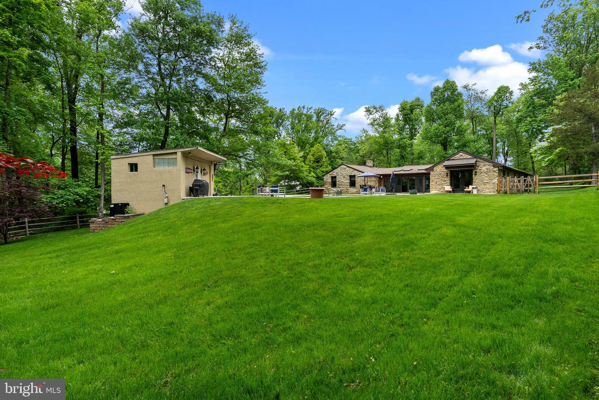 HUNTINGDON VALLEY - Residential