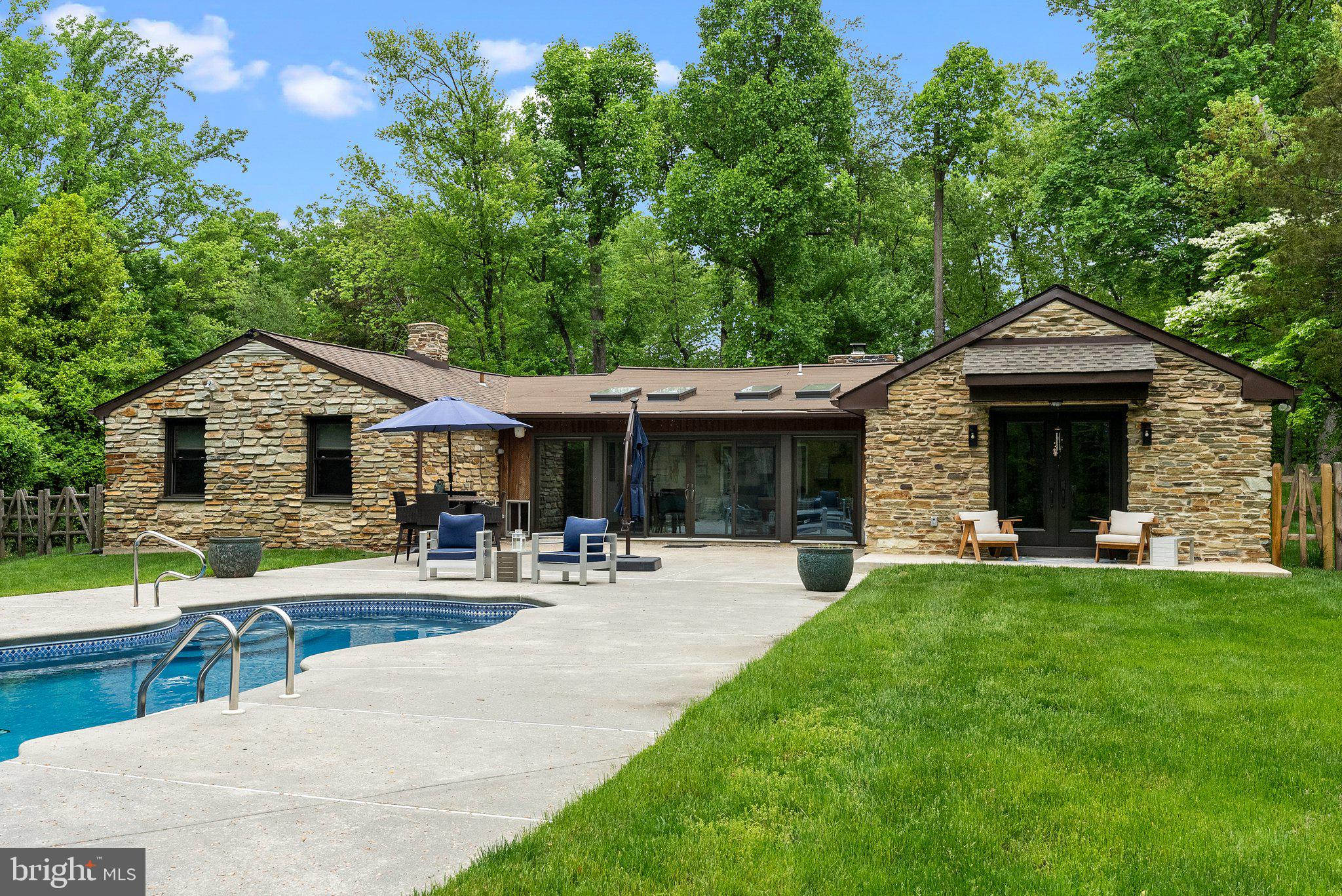 HUNTINGDON VALLEY - Residential