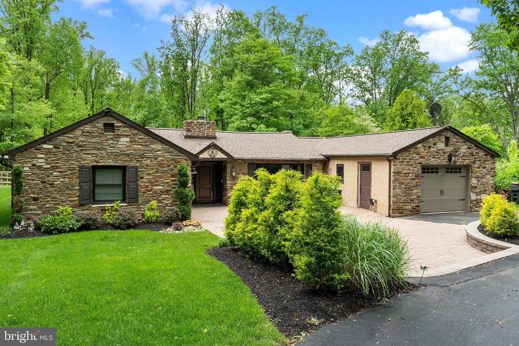 HUNTINGDON VALLEY - Residential