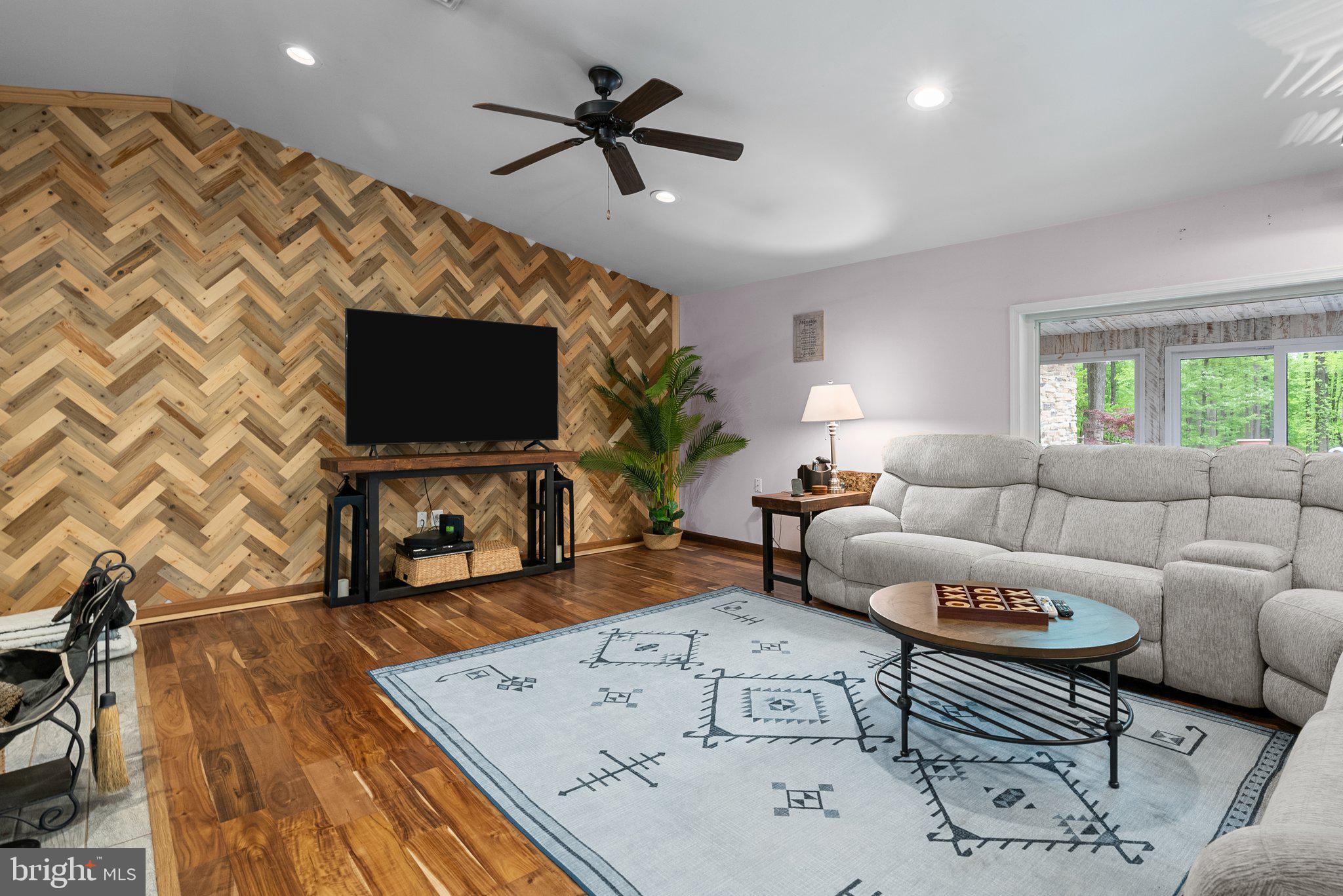 HUNTINGDON VALLEY - Residential