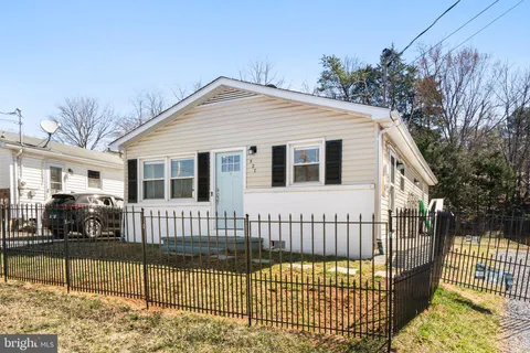 527 Frederick Avenue, Front Royal, VA MLS: VAWR2010472