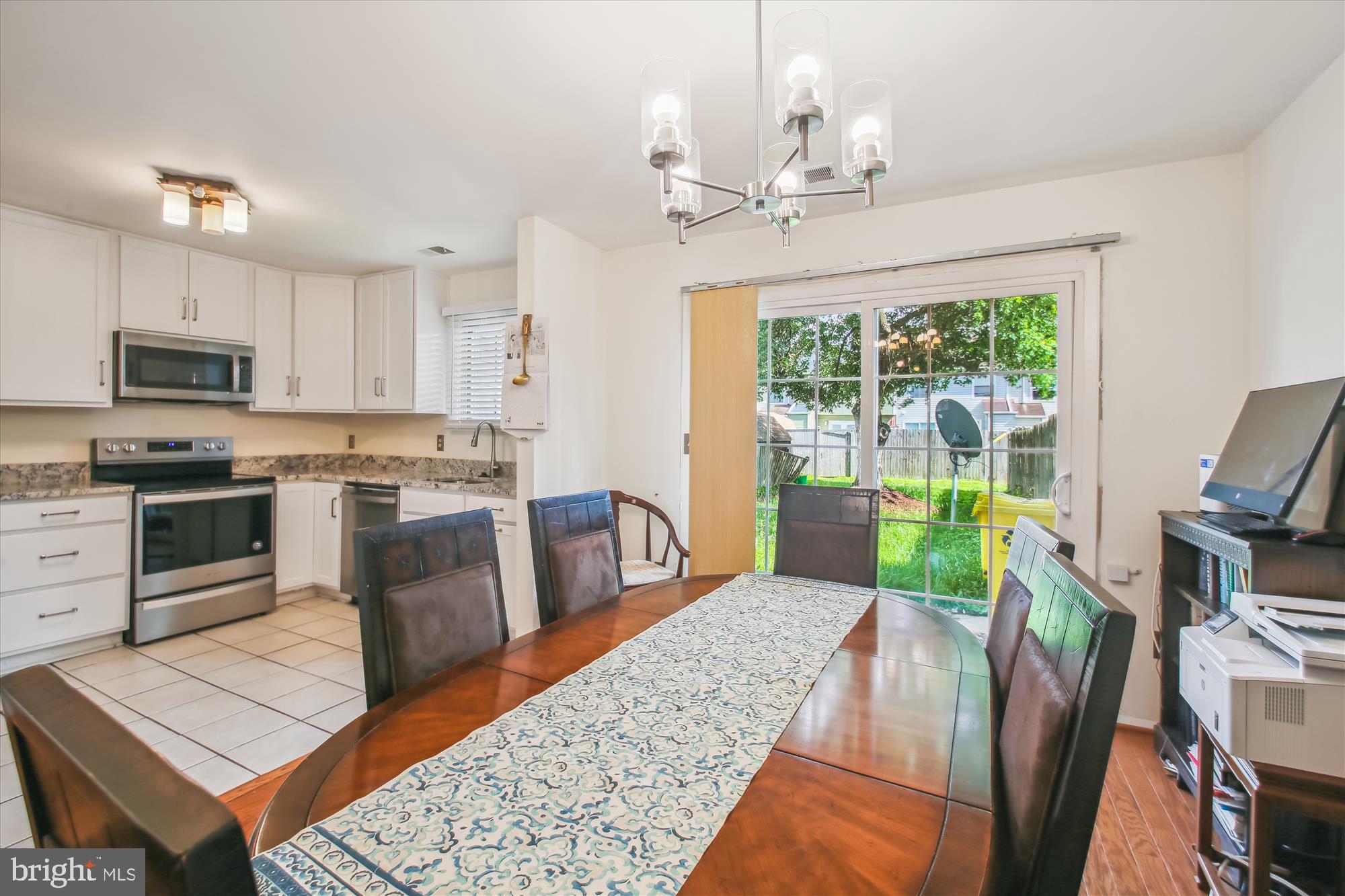 WHISPERING WOODS - Residential