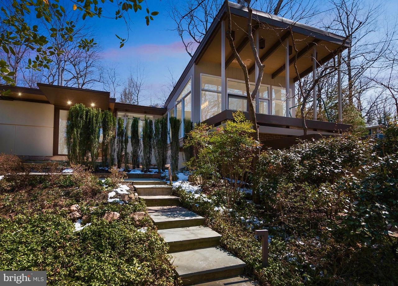 BRADLEY HILLS GROVE - Residential