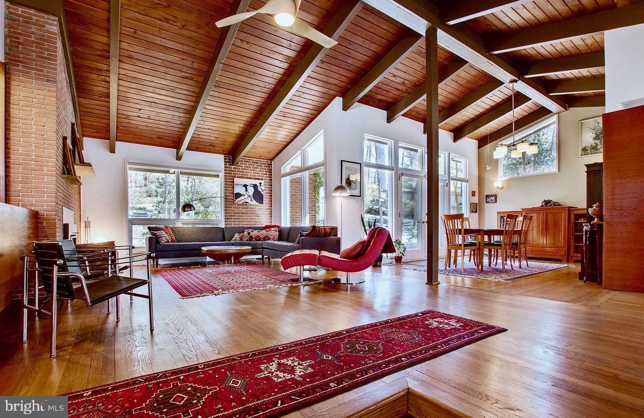 BRADLEY HILLS GROVE - Residential