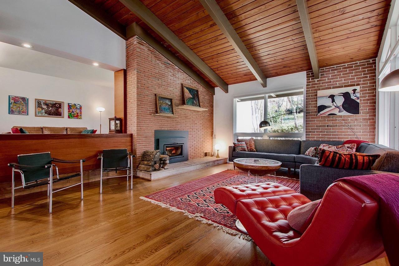 BRADLEY HILLS GROVE - Residential