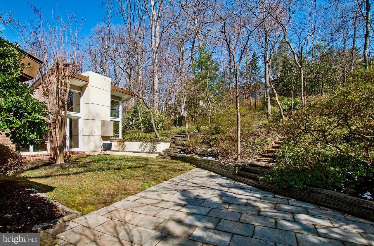 BRADLEY HILLS GROVE - Residential