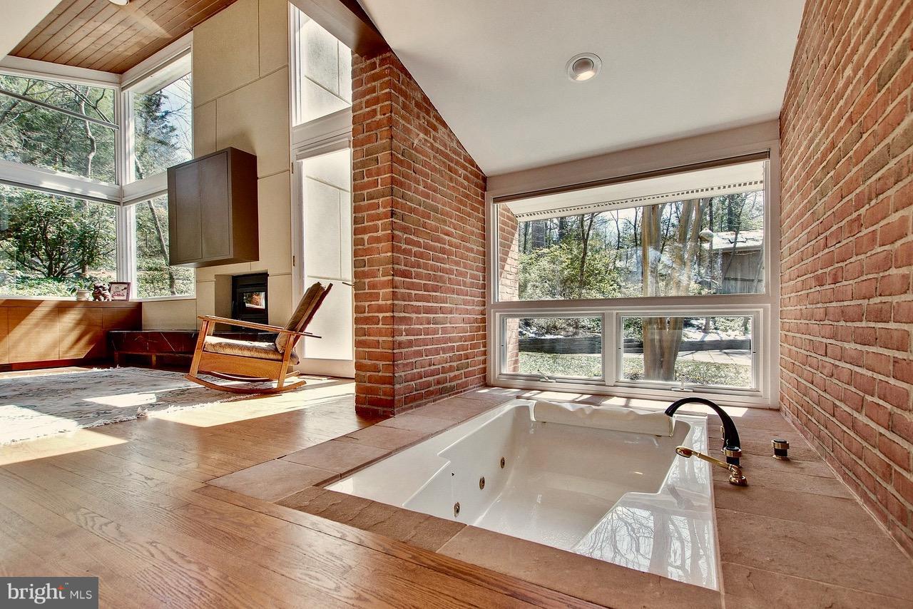 BRADLEY HILLS GROVE - Residential