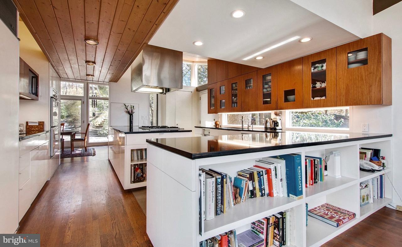 BRADLEY HILLS GROVE - Residential