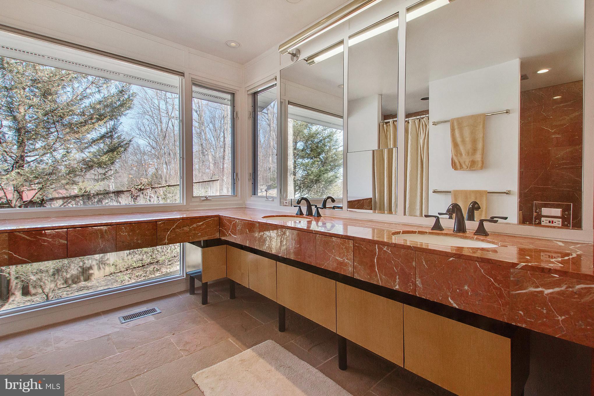 BRADLEY HILLS GROVE - Residential