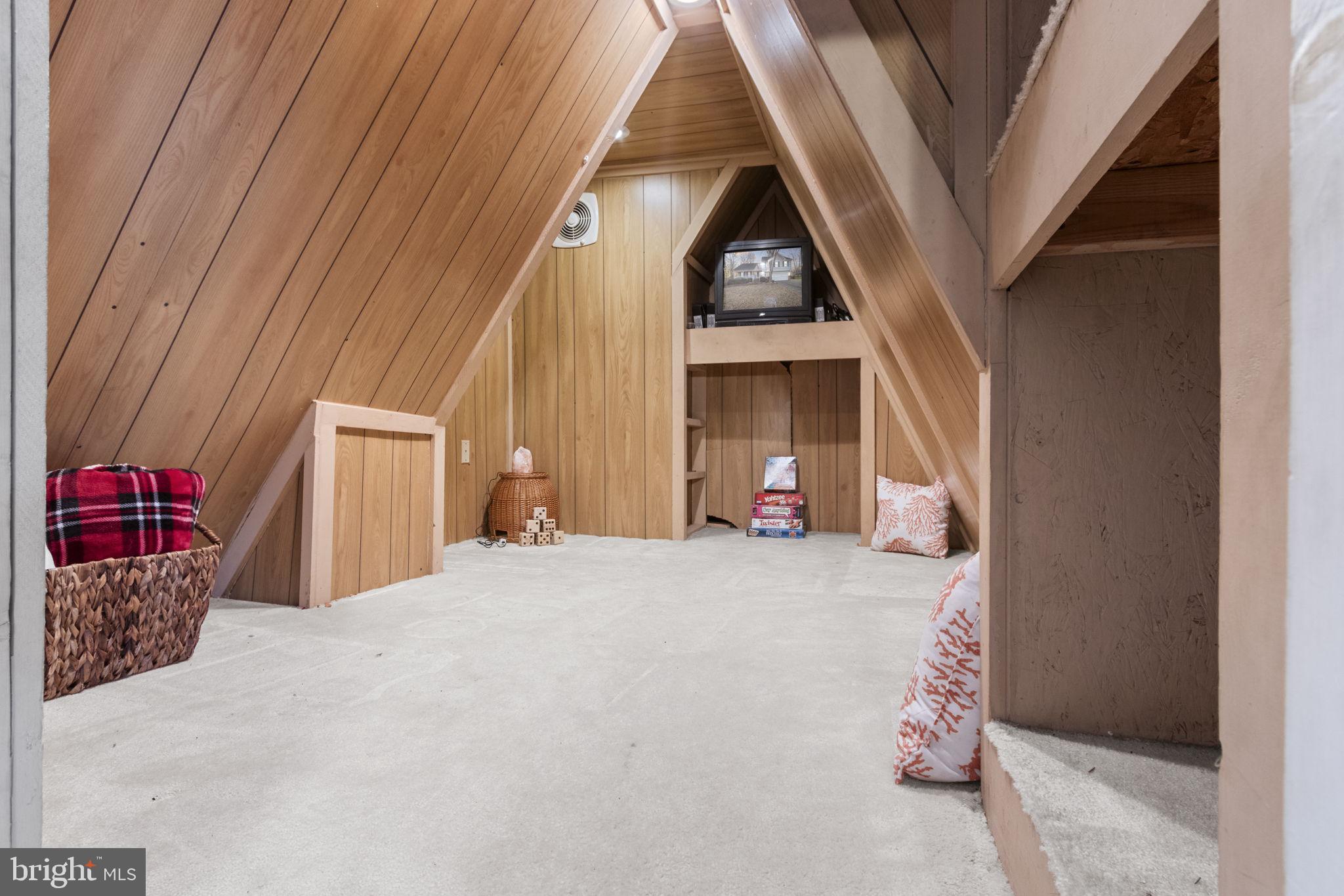 KINGSWOOD - Residential