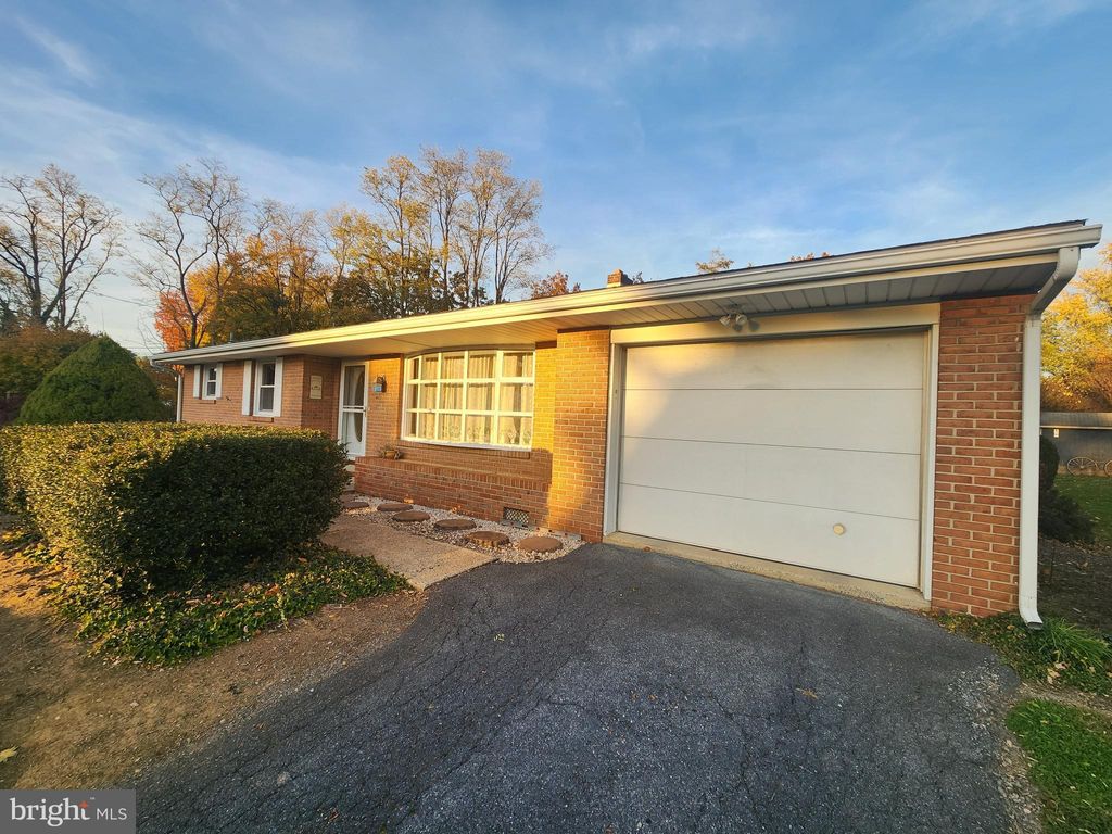 Photo of 103 Main Street, AKRON, PA 17501 (MLS # PALA2079328)