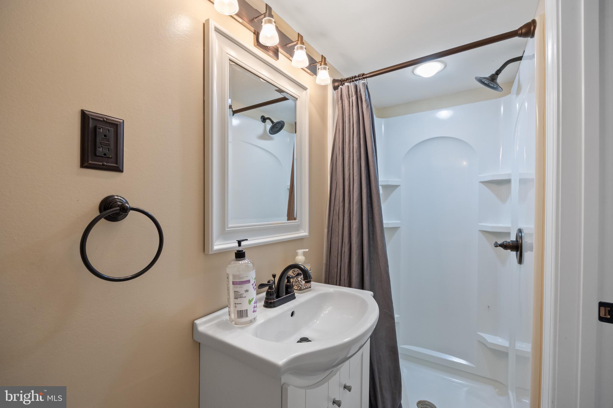 HAMPDEN HISTORIC DISTRICT - Residential