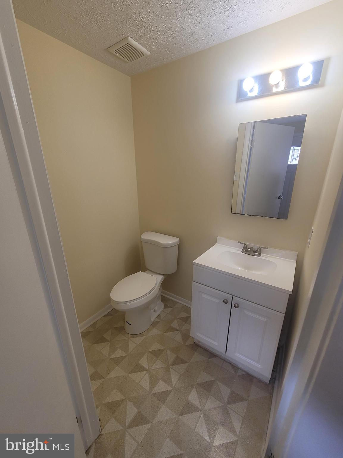 QUEEN ANNE VILLAGE - Residential