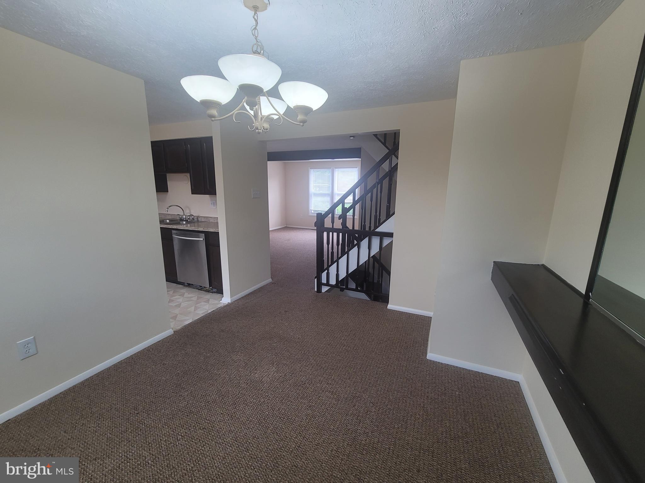 QUEEN ANNE VILLAGE - Residential