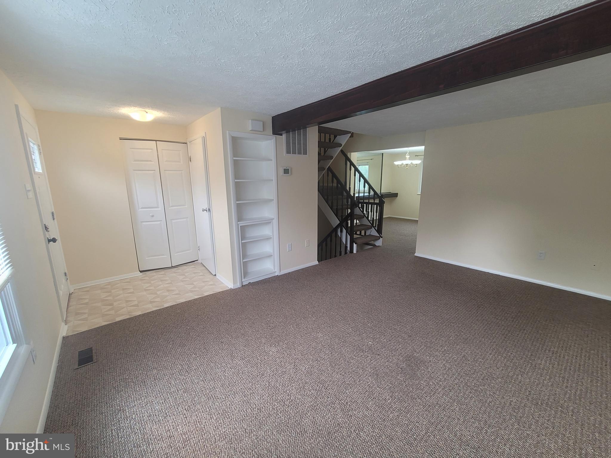 QUEEN ANNE VILLAGE - Residential