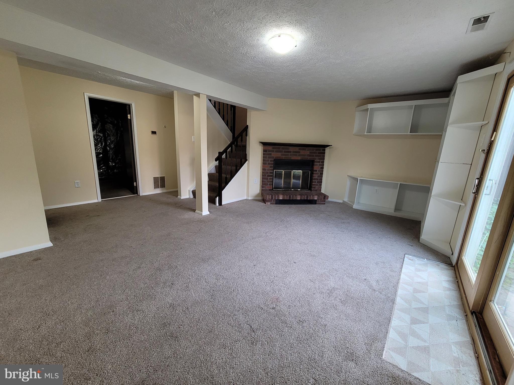 QUEEN ANNE VILLAGE - Residential