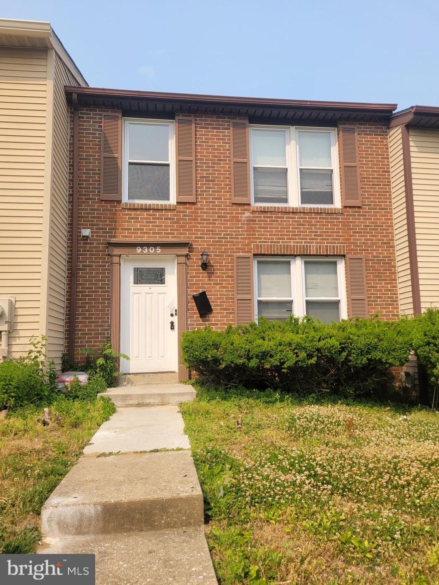 This is a beautiful townhome in the desirable community of Queen Anne Village, complete with 3 bedrooms, 2 full bathrooms and 2 half bathrooms.  The kitchen and dining room are an open concept. The upper level includes 3 well laid out bedrooms. The master bedroom includes a large walk-in closet which sits next to a full bathroom. The lower level has been fully maximized. There is a large recreational room, a half bathroom, a bedroom and laundry room. Basement has a walk out to spacious and leveled backyard.  Very ideally located close to major highways and shopping centers. Community has lot to offer, and ample of visitor parking.  Bargain price, check before its gone!