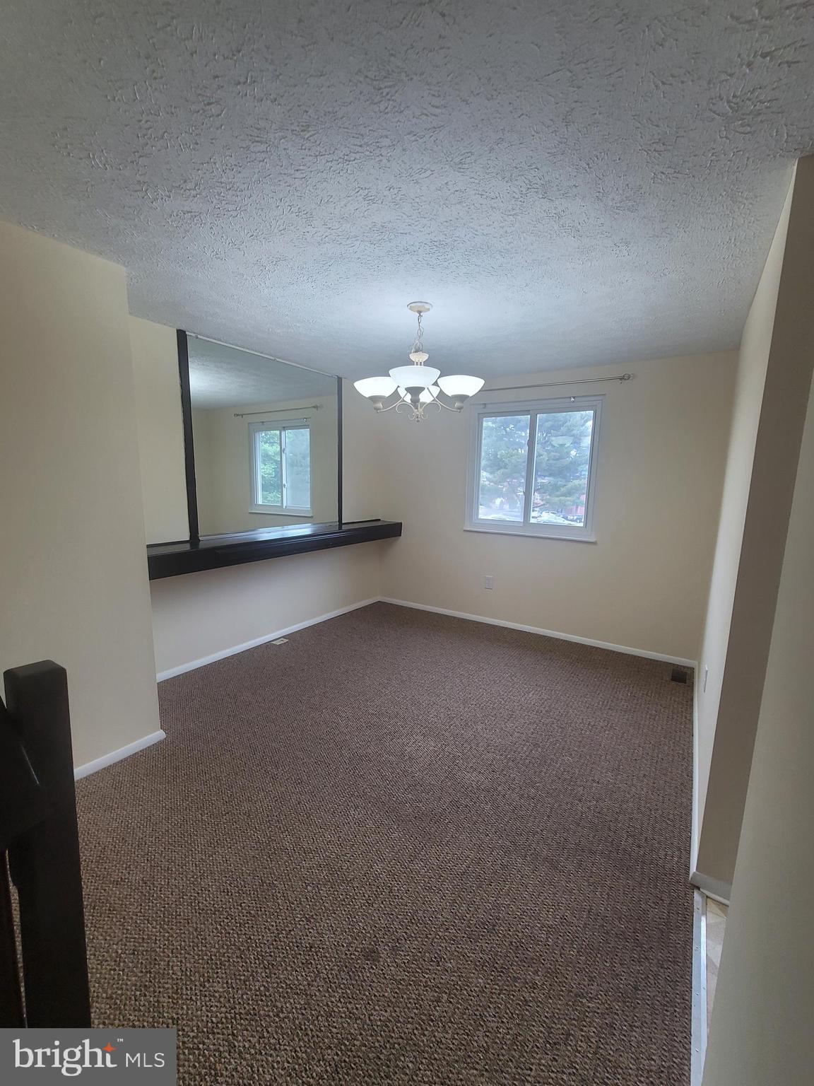 QUEEN ANNE VILLAGE - Residential