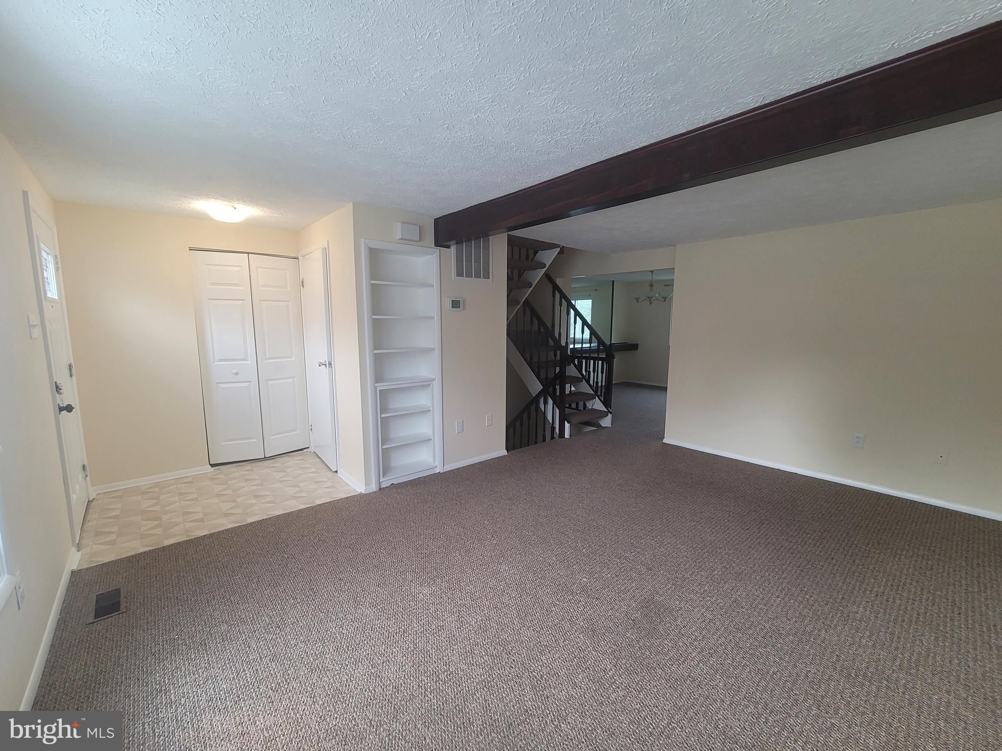 QUEEN ANNE VILLAGE - Residential