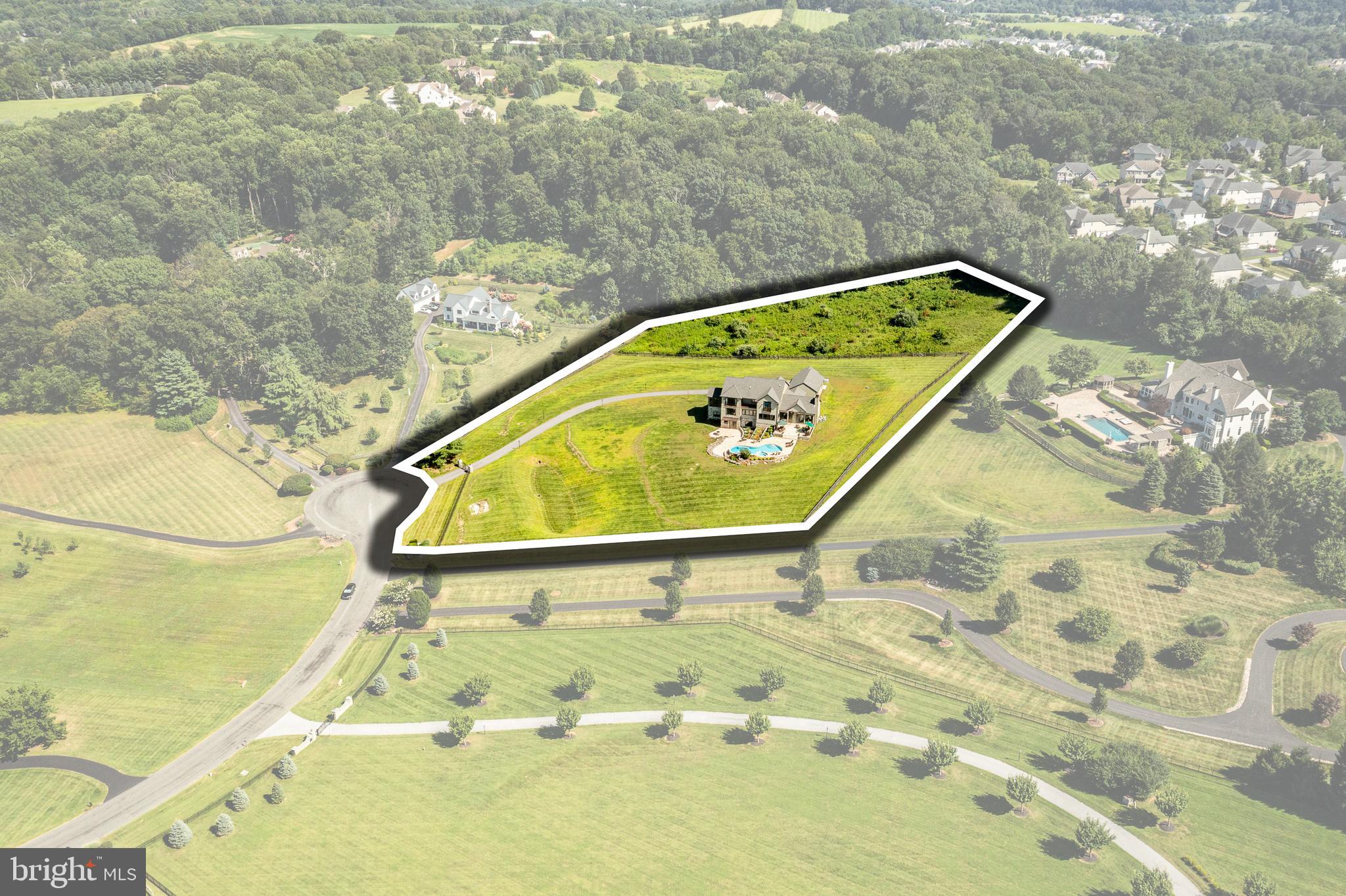 45 WYNDEMERE LAKE DRIVE