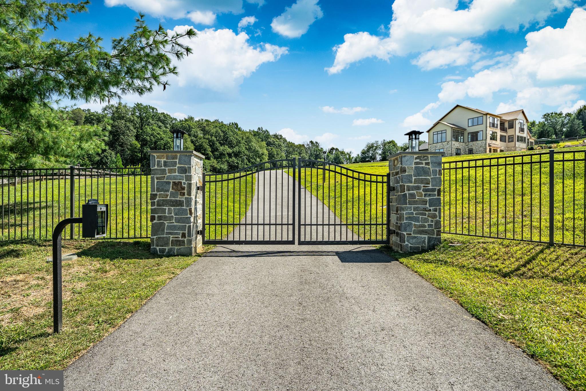 COTSWOLD ESTATES - Residential