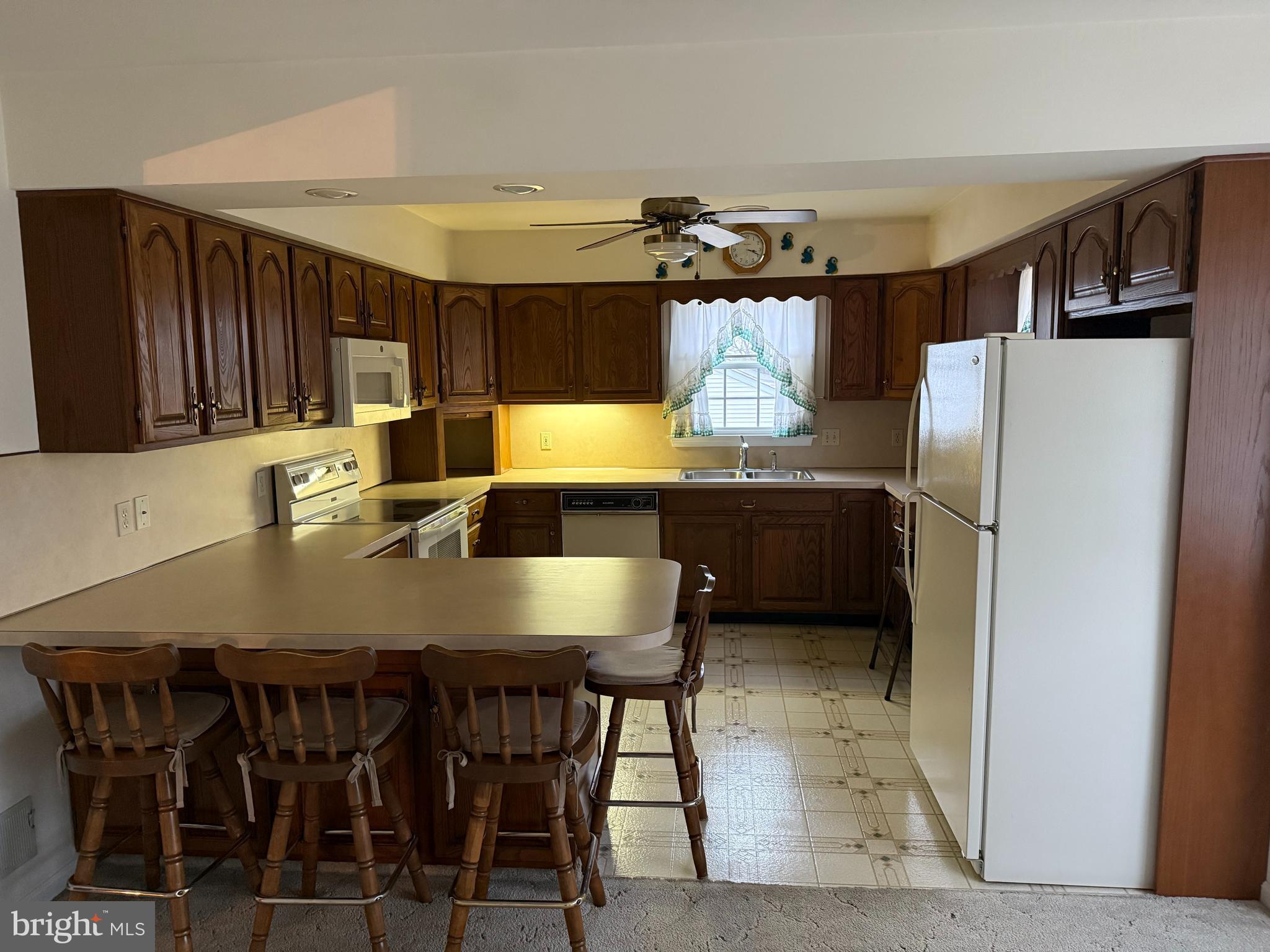 PRESIDENTIAL ESTS - Residential