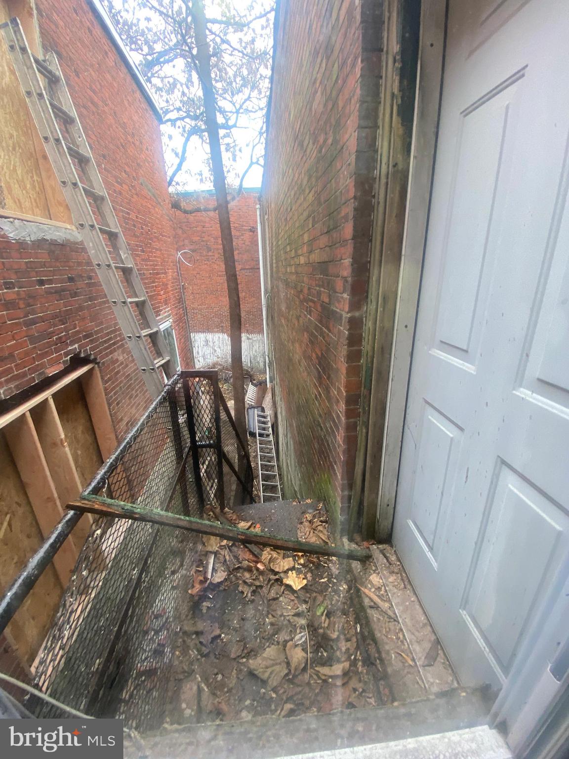 CARROLL PARK - Commercial Sale