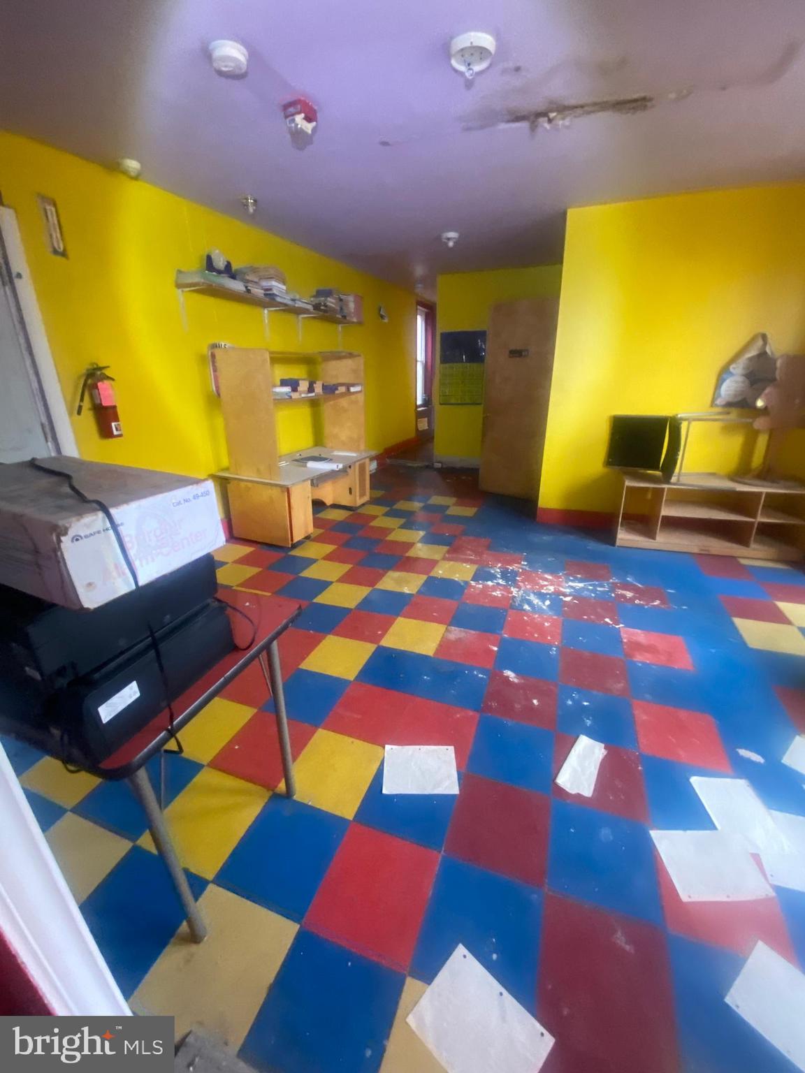 CARROLL PARK - Commercial Sale