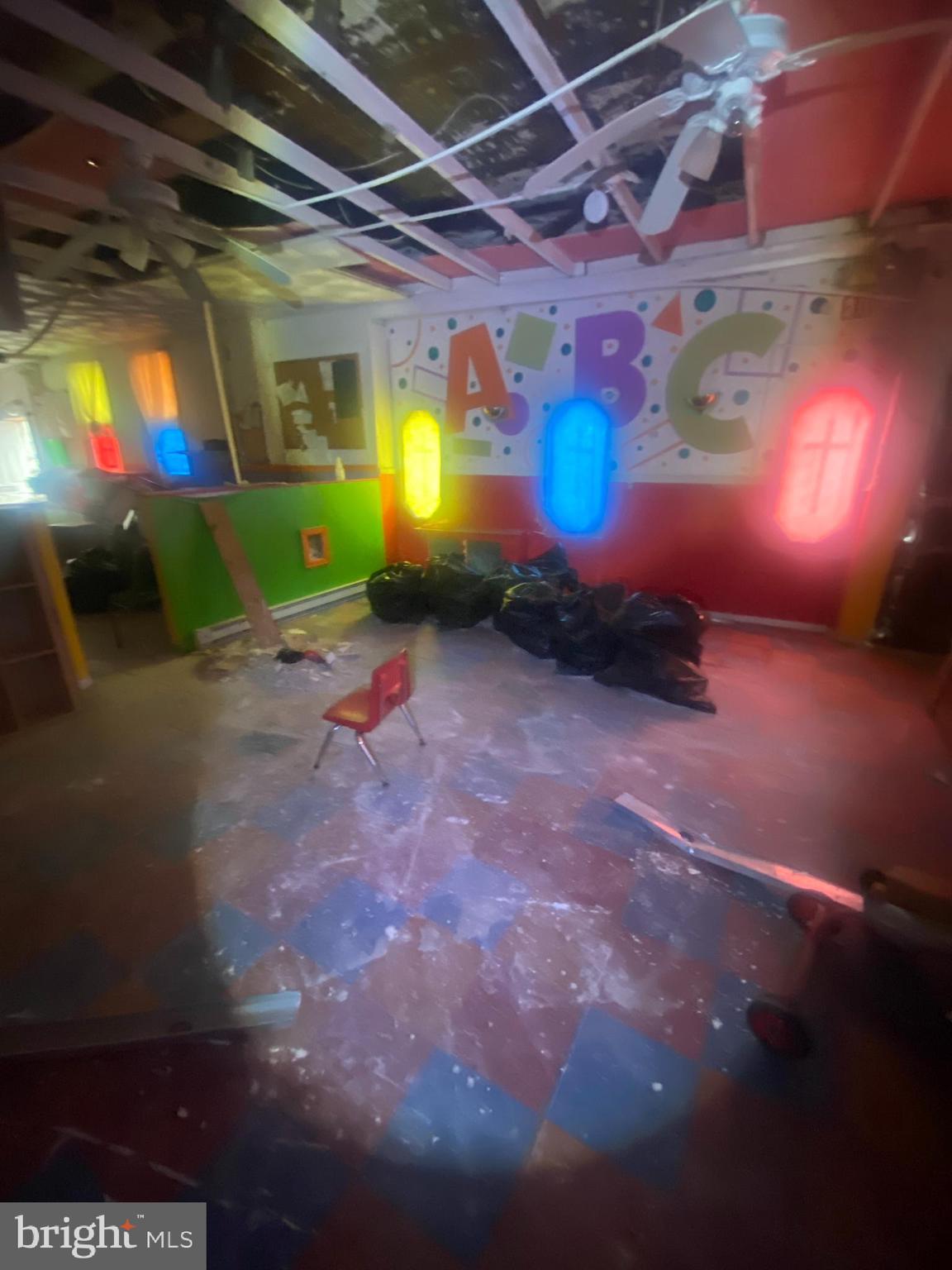 CARROLL PARK - Commercial Sale