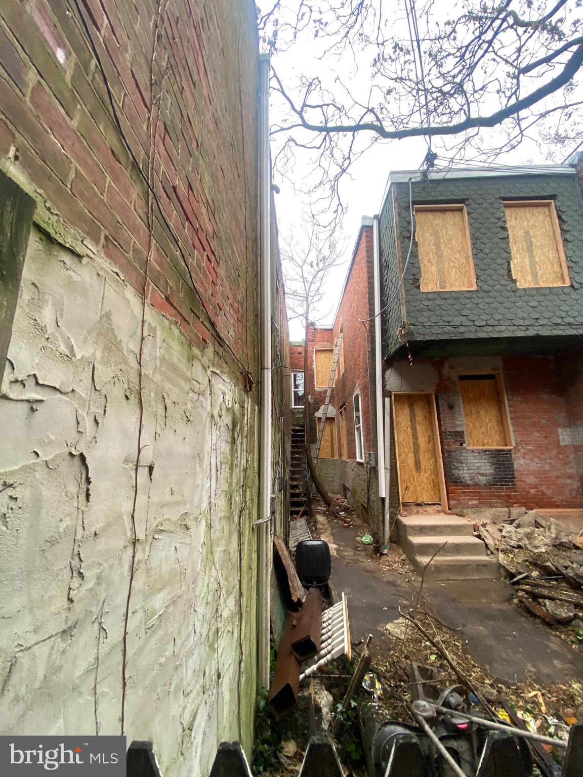 CARROLL PARK - Commercial Sale