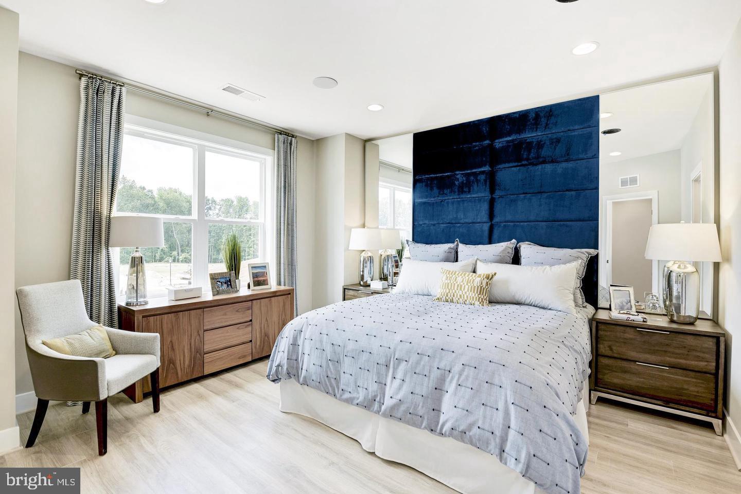 TOWER OAKS - Residential Lease