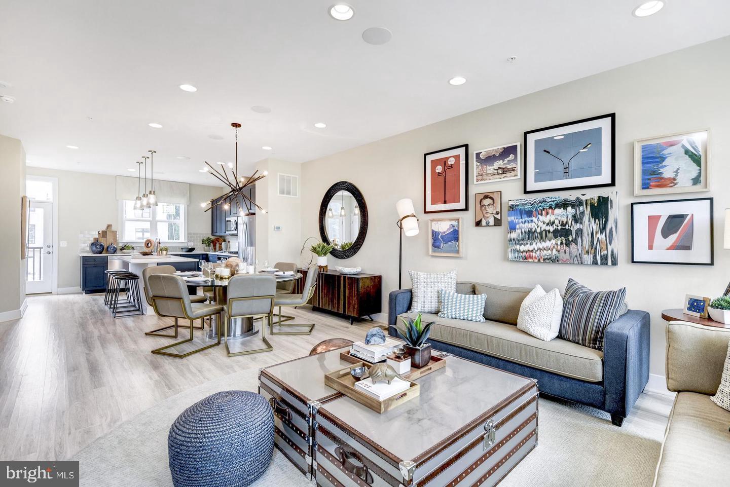 TOWER OAKS - Residential Lease