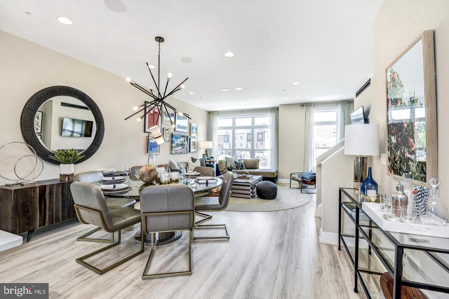 TOWER OAKS - Residential Lease