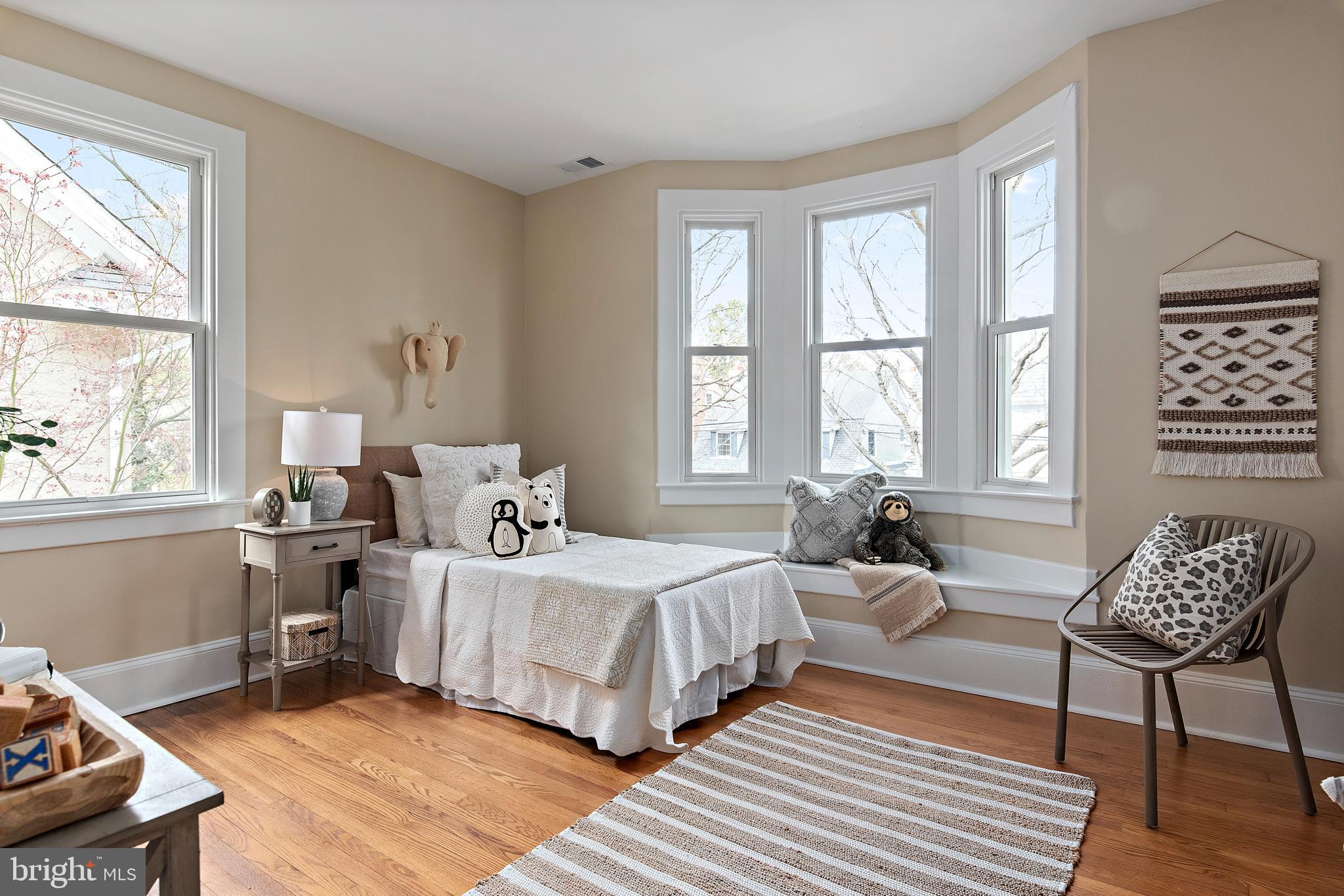 MURRAY HILL - Residential