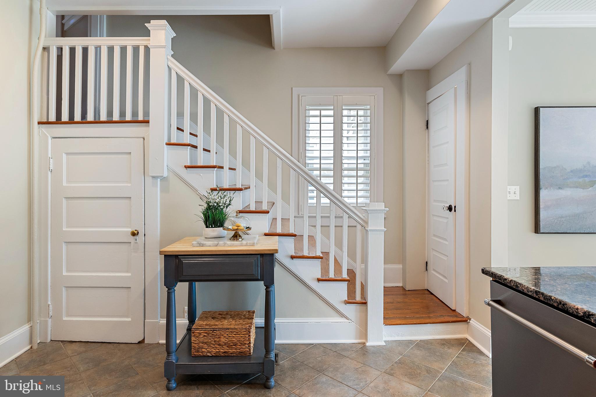 MURRAY HILL - Residential