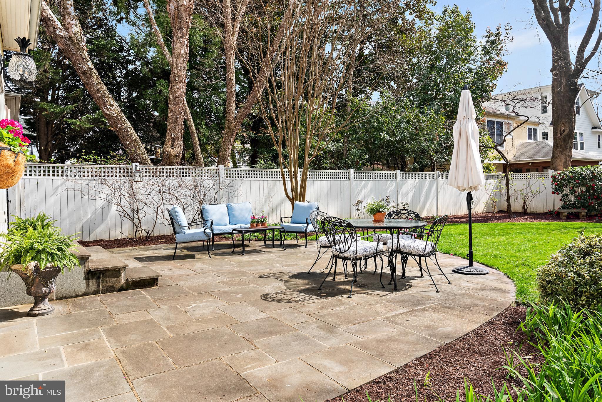 MURRAY HILL - Residential