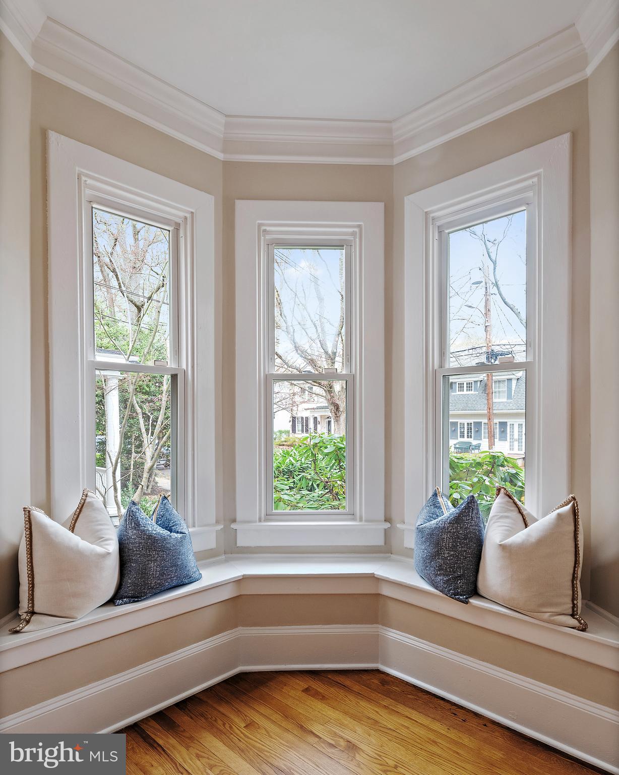 MURRAY HILL - Residential