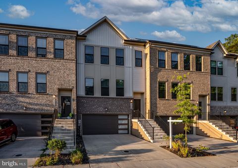 Townhouse For Sale - 3248 Watershed Boulevard<br/> LAUREL, MD 20724
